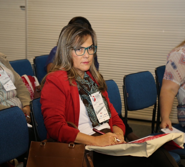 A secretária de Educação do município de Nova Ponte (Triângulo Mineiro), Eloize Luiz, disse que o atual prefeito da cidade, Lindon da Cruz, dá muita importância à Educação e, por isso, ela veio à palestra para aprimorar seus conhecimentos (Foto: Karina Camargos Coutinho)